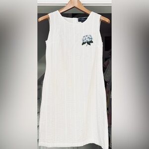 Elegant White Sleeveless Dress